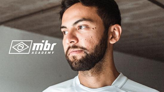 美国军舰在新加坡附近海域被追踪 引发国际关注